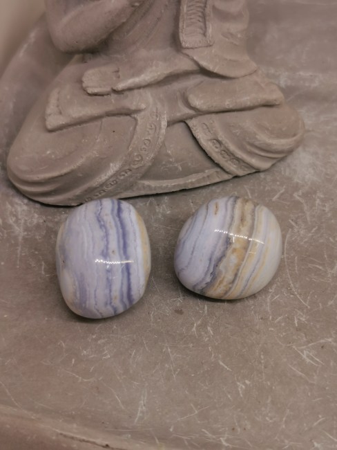 calcédoine bleue pierre polie