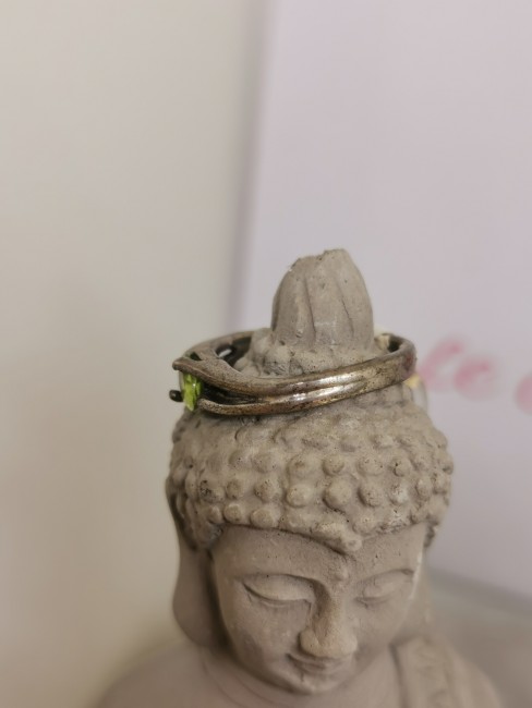 Bague argent avec pierre verte péridot