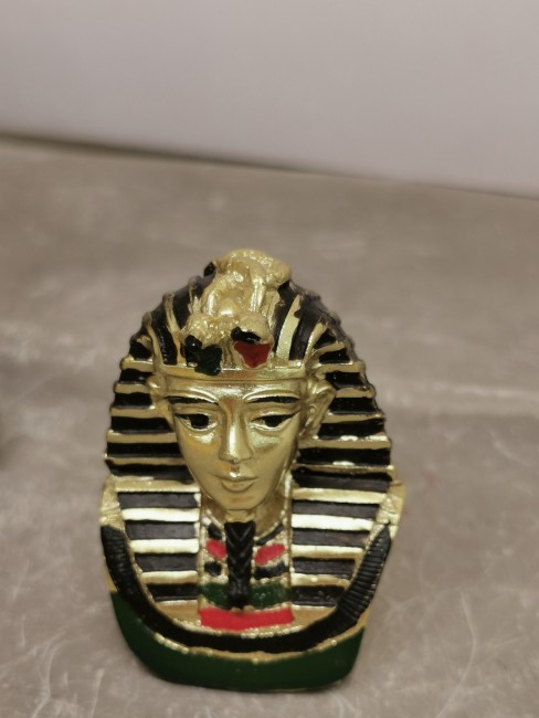 Masque mortuaire égyptien décoratif