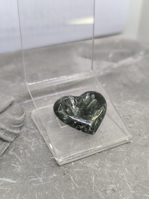 Séraphinite polie pierre énergétique naturelle