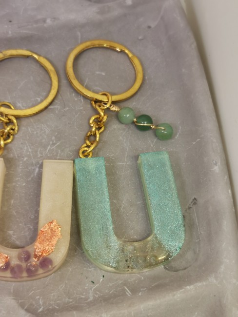 porte clé U pierre naturelle turquoise