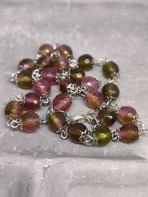 Bijou énergétique en tourmaline melon d’eau – fabrication artisanale Collier énergétique en tourmaline melon d’eau rose et verte