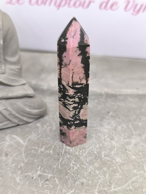 Obélisque Rhodocrosite Amour Obélisque rhodocrosite rose marbrée