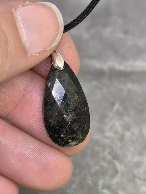 collier goutte obsidienne noire naturelle