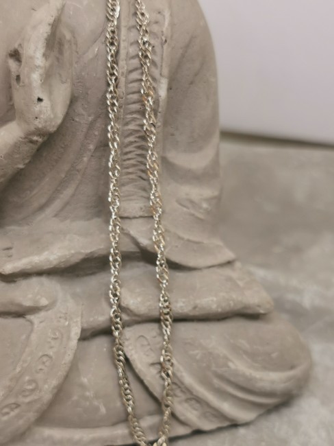 collier chaine argentée torsadée