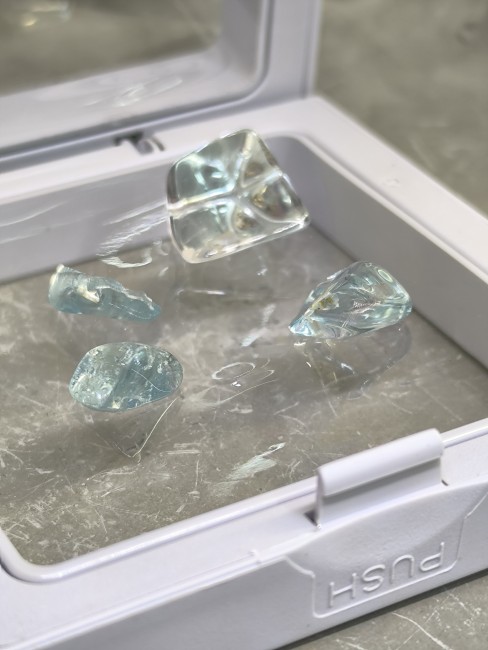 Lot de pierres topaze bleue forme libre