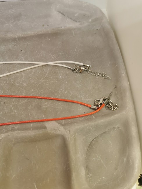 collier cordon cuir tressé