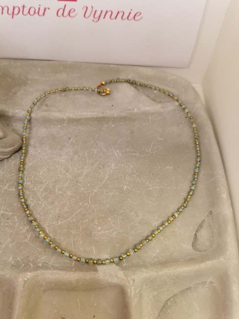 Apatite Bleu Océan Apatite et perles intercalaires dorées