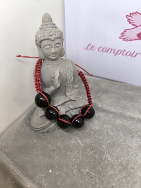 Bijou masculin en pierre noire naturelle protectrice. Bracelet cordon rouge pierre noire