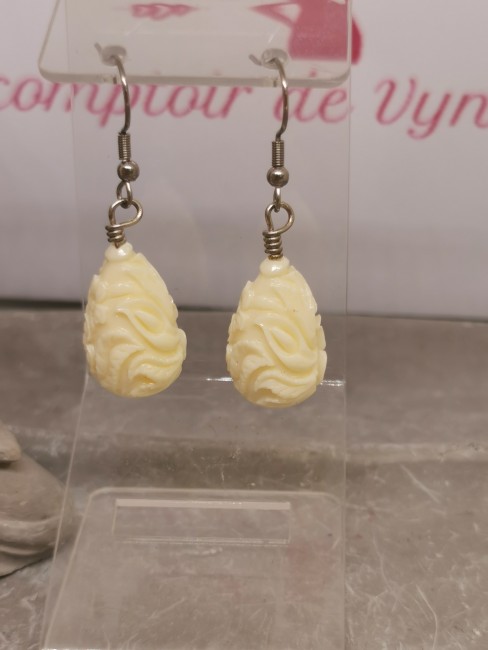 boucles corail blanc sculpté goutte