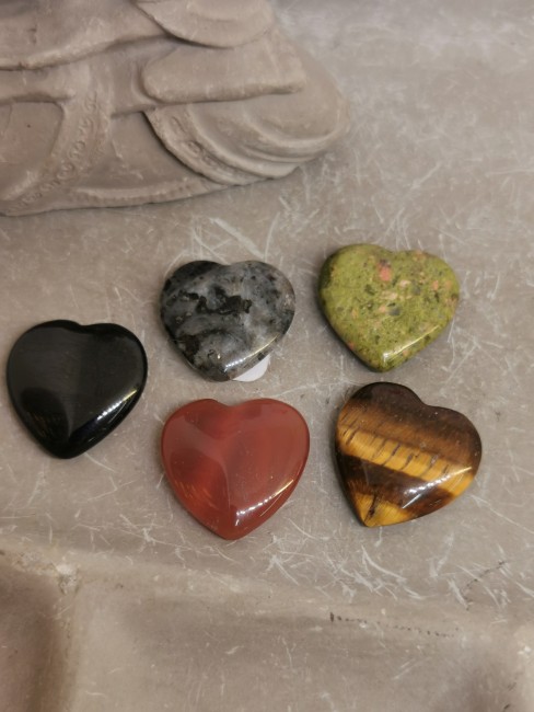 pierres naturelles cœur lithothérapie