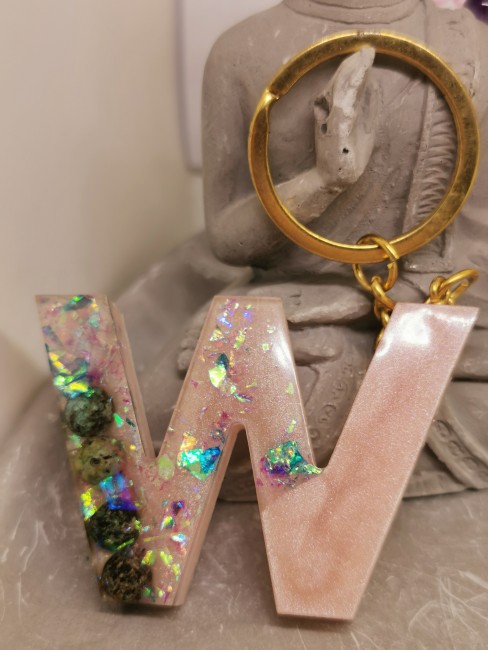 porte clé W pierre naturelle turquoise