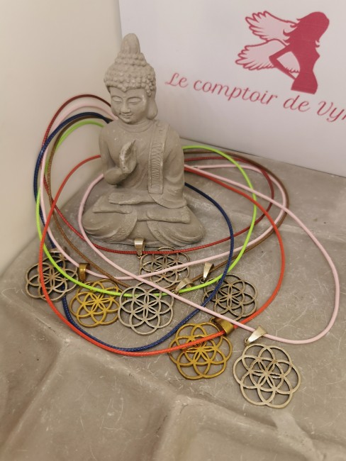 collier symbole sacré géométrie