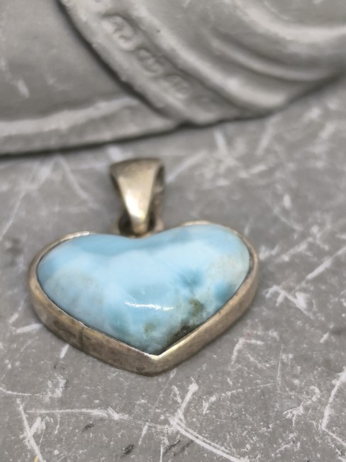 Larimar bleu des Caraïbes en forme de cœur sur argent