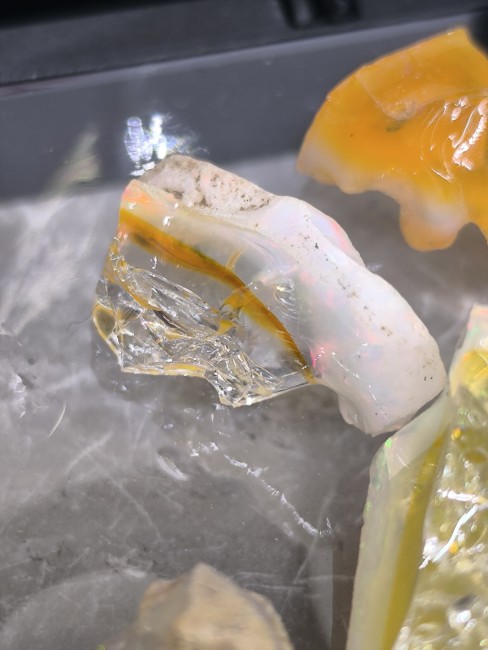 Opales d’Éthiopie sélectionnées avec soin Opales éthiopiennes naturelles à forte iridescence