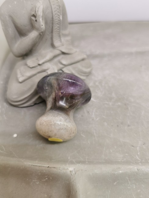 Champignon de massage en pierre naturelle