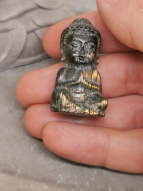 Statuette Bouddha statuette bouddha labradorite