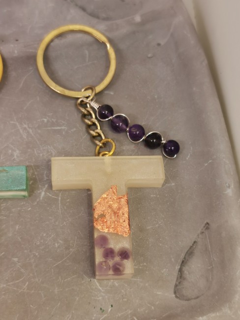 bijou ésotérique lettre T personnalisé