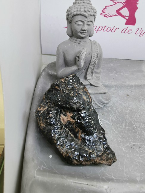 Hématite brute pierre de protection