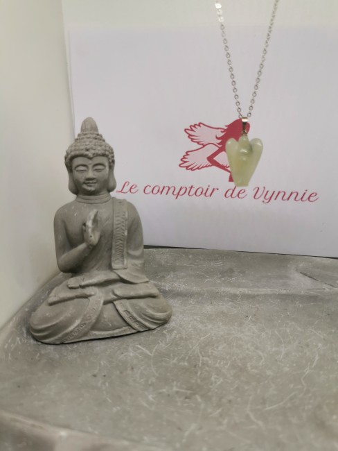 collier ange pierre verte naturelle