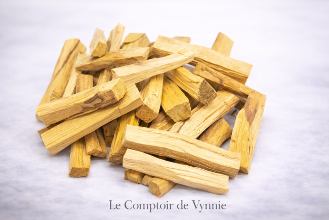 palo santo le comptoir de vynnie Palo Santo Bois Sacré – Purification Énergétique | Le Comptoir de Vynnie