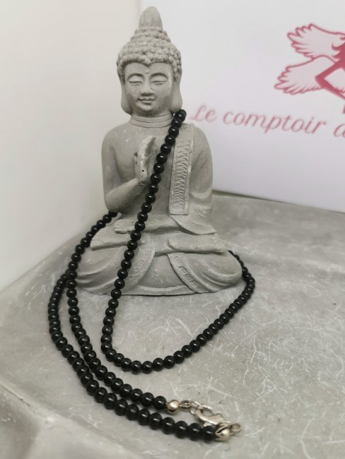 Collier protection collier pierre noire protection