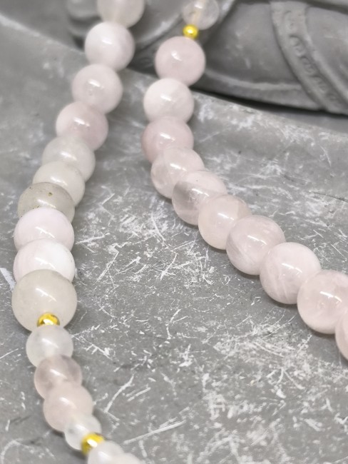 Bijou énergétique féminin pièce unique Collier lithothérapie cœur et émotions