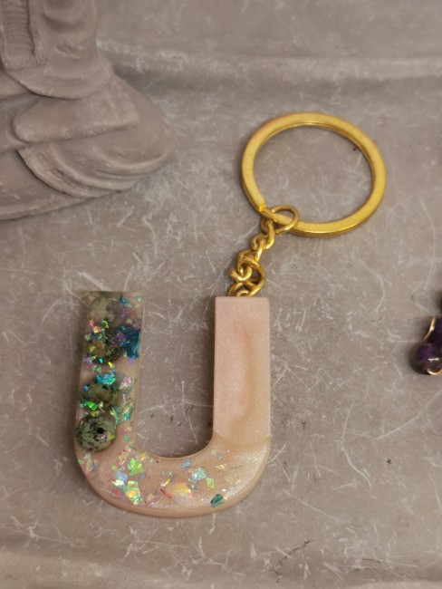 porte clé U amethyste doré