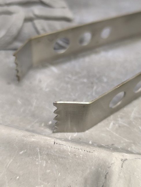 Accessoire encens pour manipulation sécurisée des charbons