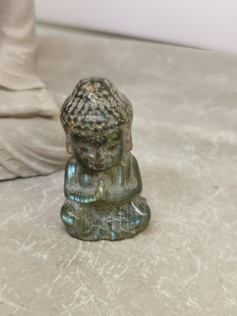 Objet méditation statue meditation labradorite