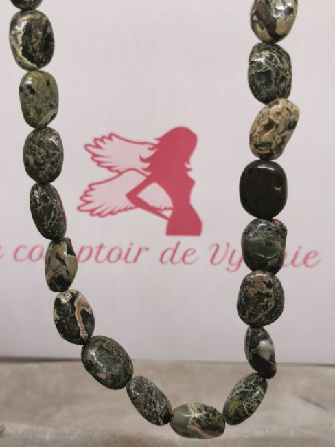 collier serpentine pierre naturelle verte ovale
