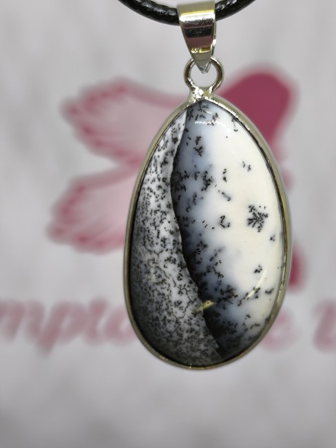 collier agate dendritique goutte pierre naturelle