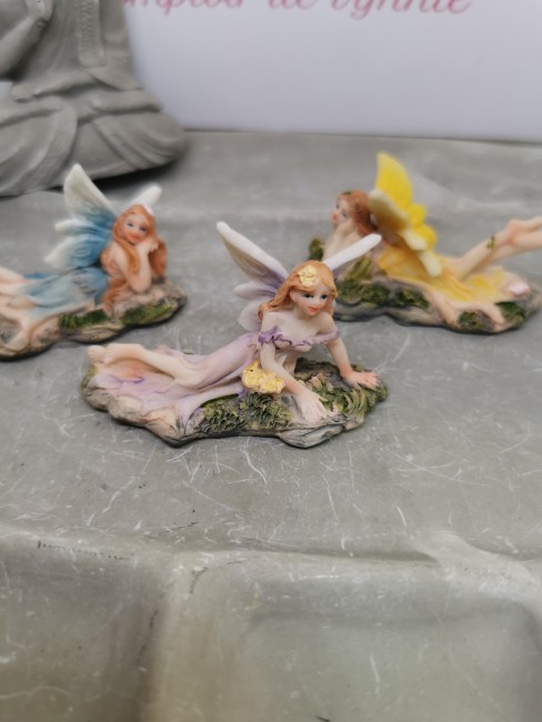 Petite fée jaune décorative