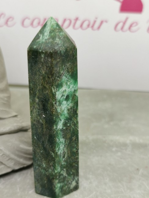 Prisme Émeraude Naturelle 7,6 cm Prisme en émeraude naturelle 7,6 cm