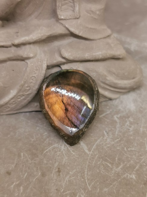pierre polie labradorite naturelle
