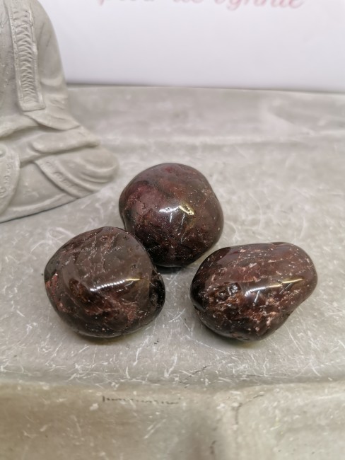 pierre grenat rouge bordeaux