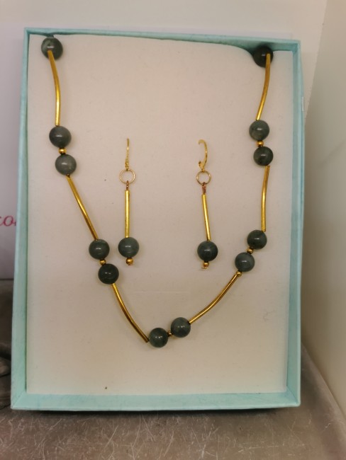 boucles oreilles émeraude dormeuse