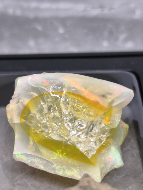 Pierres naturelles opales d’Éthiopie Pierre opale éthiopienne brute rouge orange et jaune