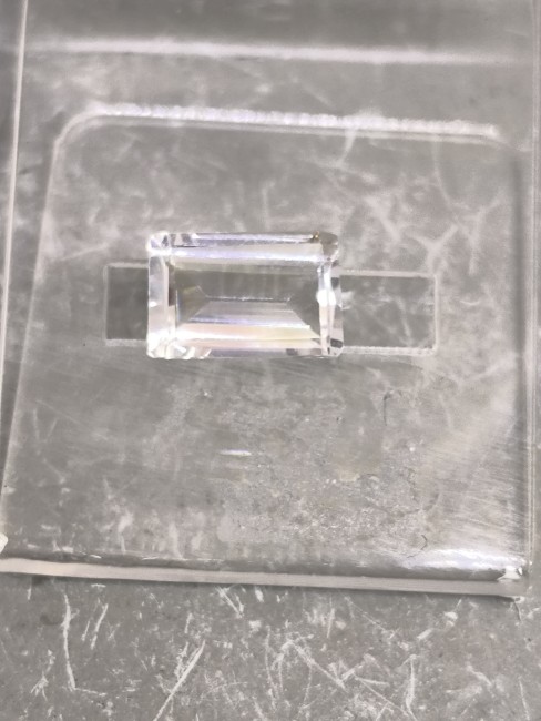 Pierre améthyste rose facettée rectangle