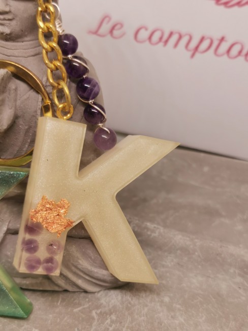 porte clé K amethyste doré