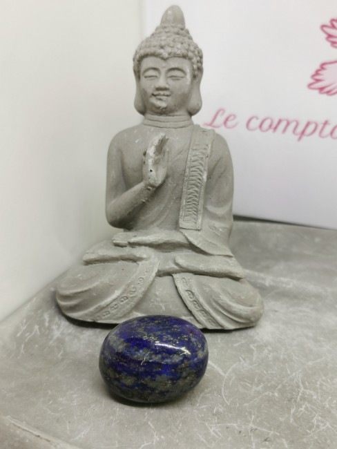 lapis lazuli bleu avec inclusions dorées