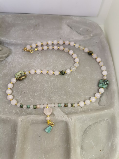 collier pierre naturelle cœur rose