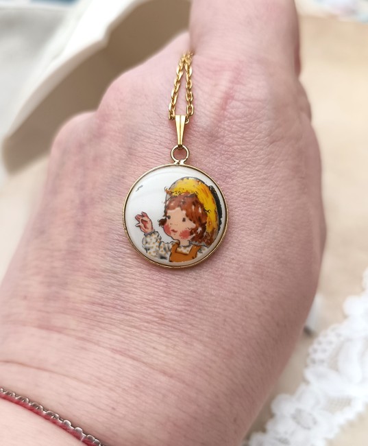 collier-sarah-kay-faience-ancienne-detail-motif