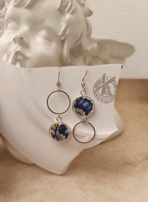 Boucles d'oreilles asymétriques argent et faïence vintage