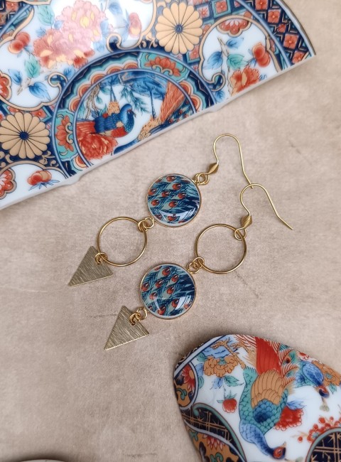 boucles-imari-porcelaine-japonaise-plumes-paon