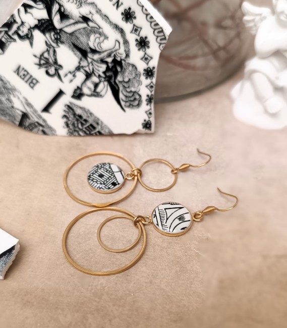 sonate-boucles-detail-motif-noir-blanc-faience