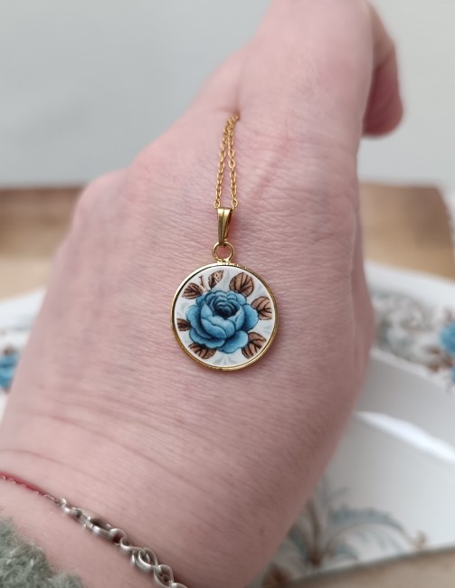 idylle-collier-argent-18mm-main-detail