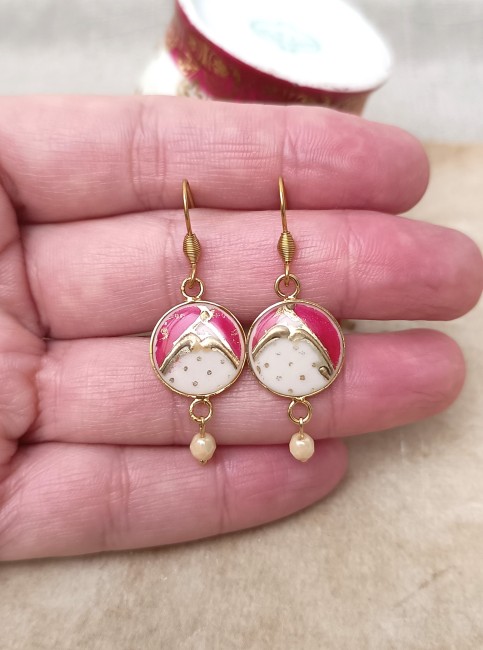 Boucles d’oreilles artisanales Romantika en porcelaine ancienne de Limoges, plaqué or 24 carats Boucles d’oreilles artisanales en porcelaine ancienne, faites main à Calais. Pièce unique, bijou éco-responsable