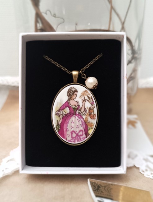 pendentif-porcelaine-ancienne-limoges-boite-cadeau-artisanale