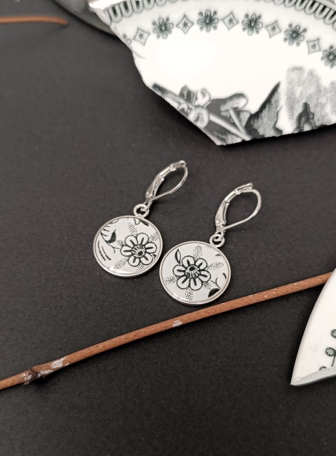 boucles-oreilles-sonate-faience-gien-noir-blanc